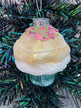 Afbeelding in Gallery-weergave laden, Christmas cupcake hanging decoration/christmas/seasonal/ glass hanging item - Marissa's Garden & Gift