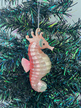 Charger l'image dans la galerie, Glass sea horse Christmas bauble tree hanging decoration/christmas/seasonal/ glass hanging item - Marissa's Garden & Gift