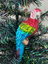 Afbeelding in Gallery-weergave laden, Christmas parrot bauble tree hanging decoration/christmas/seasonal/ glass hanging item - Marissa's Garden & Gift