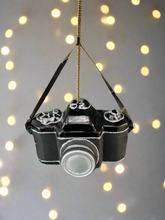Indlæs billede til gallerivisning Glass Christmas camera/ photographers camera Christmas bauble tree hanging decoration/christmas/seasonal/ glass hanging item - Marissa's Garden & Gift