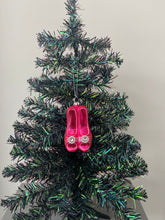 Indlæs billede til gallerivisning Glass Christmas pink high heels Christmas bauble tree hanging decoration/christmas/seasonal/ glass hanging item - Marissa's Garden & Gift