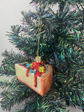 Indlæs billede til gallerivisning Glass Christmas cheesecake Christmas bauble tree hanging decoration/christmas/seasonal/ glass hanging item - Marissa's Garden & Gift