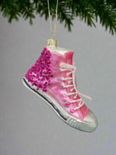 Indlæs billede til gallerivisning Glass Christmas pink glitter trainer shoe Christmas bauble tree hanging decoration/christmas/seasonal/ glass hanging item - Marissa's Garden & Gift