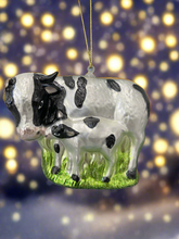 Afbeelding in Gallery-weergave laden, Christmas cow and calf bauble tree hanging decoration/christmas/seasonal/ glass hanging item - Marissa's Garden & Gift