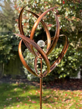 Indlæs billede til gallerivisning knightsbridge Bronze windsculpture/windspinner with solar bulb measuring 61 x 61 x 208cm - Marissa's Garden & Gift