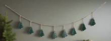 Afbeelding in Gallery-weergave laden, Handmade powder coated hanging green Christmas tree garland measuring 150 x 22x 1cm - Marissa's Garden & Gift
