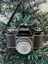 Indlæs billede til gallerivisning Glass Christmas camera/ photographers camera Christmas bauble tree hanging decoration/christmas/seasonal/ glass hanging item - Marissa's Garden & Gift