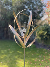 Indlæs billede til gallerivisning knightsbridge Verdigris windsculpture windspinner with solar bulb measuring 61 x 61 x 208cm - Marissa's Garden & Gift