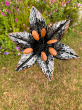 Indlæs billede til gallerivisning Handmade garden/outdoor lily metal garden ornament rusty and silver 110 cm Handmade garden/outdoor lily metal garden ornament rusty and silver 110 cm - Marissa's Garden & Gift