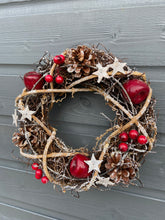 Laden Sie das Bild in den Galerie-Viewer, Handmade hanging wreath/ Christmas seasonal decor 25 x 25 x 7cm - Marissa's Garden & Gift