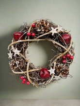 Laden Sie das Bild in den Galerie-Viewer, Handmade hanging wreath/ Christmas seasonal decor 25 x 25 x 7cm - Marissa's Garden & Gift