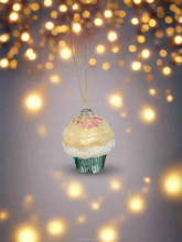 Afbeelding in Gallery-weergave laden, Christmas cupcake hanging decoration/christmas/seasonal/ glass hanging item - Marissa's Garden & Gift
