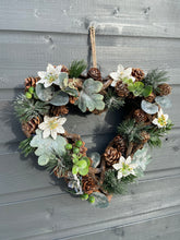 Afbeelding in Gallery-weergave laden, Handmade hanging heart wreath 30 x 29 x 10cm Christmas /seasonal hanging wreath - Marissa's Garden & Gift