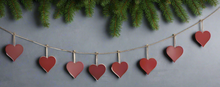 Afbeelding in Gallery-weergave laden, Handmade powder coated hanging red heart garland measuring 150 x 20 x 1cm - Marissa's Garden & Gift