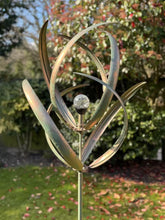 Indlæs billede til gallerivisning knightsbridge Verdigris windsculpture windspinner with solar bulb measuring 61 x 61 x 208cm - Marissa's Garden & Gift