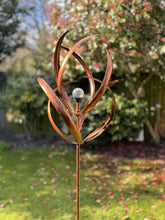 Indlæs billede til gallerivisning knightsbridge Bronze windsculpture/windspinner with solar bulb measuring 61 x 61 x 208cm - Marissa's Garden & Gift