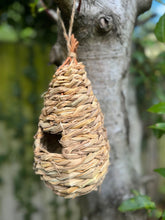 Afbeelding in Gallery-weergave laden, Handmade teardrop weave rattan birdhouse 26x11x11cm - Marissa's Garden & Gift