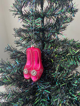 Indlæs billede til gallerivisning Glass Christmas pink high heels Christmas bauble tree hanging decoration/christmas/seasonal/ glass hanging item - Marissa's Garden & Gift