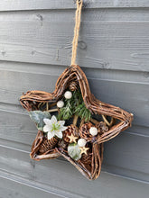 Indlæs billede til gallerivisning Handmade Hanging star wreath 25 x 25 x 6cm Christmas/seasonal hanging wreath - Marissa's Garden & Gift