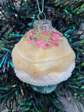 Afbeelding in Gallery-weergave laden, Christmas cupcake hanging decoration/christmas/seasonal/ glass hanging item - Marissa's Garden & Gift