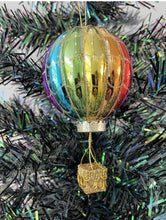 Load image into Gallery viewer, Glass Christmas hot air balloon Christmas bauble tree hanging decoration/christmas/seasonal/ glass hanging item - Marissa's Garden & Gift