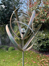 Indlæs billede til gallerivisning knightsbridge Verdigris windsculpture windspinner with solar bulb measuring 61 x 61 x 208cm - Marissa's Garden & Gift