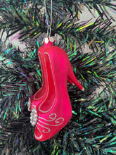 Indlæs billede til gallerivisning Glass Christmas pink high heels Christmas bauble tree hanging decoration/christmas/seasonal/ glass hanging item - Marissa's Garden & Gift