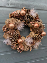 Afbeelding in Gallery-weergave laden, Handmade hanging bronze wreath 34 x 34 x 9cm Christmas/seasonal hanging wreath - Marissa's Garden & Gift