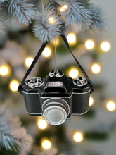 Indlæs billede til gallerivisning Glass Christmas camera/ photographers camera Christmas bauble tree hanging decoration/christmas/seasonal/ glass hanging item - Marissa's Garden & Gift