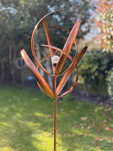 Indlæs billede til gallerivisning knightsbridge Bronze windsculpture/windspinner with solar bulb measuring 61 x 61 x 208cm - Marissa's Garden & Gift