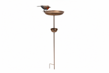 Laden Sie das Bild in den Galerie-Viewer, Robin bird feeder for garden/outdoor space - Marissa's Garden & Gift