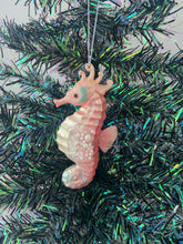Charger l'image dans la galerie, Glass sea horse Christmas bauble tree hanging decoration/christmas/seasonal/ glass hanging item - Marissa's Garden & Gift