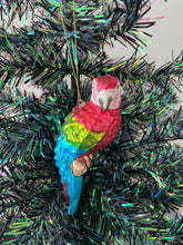Afbeelding in Gallery-weergave laden, Christmas parrot bauble tree hanging decoration/christmas/seasonal/ glass hanging item - Marissa's Garden & Gift