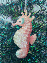 Charger l'image dans la galerie, Glass sea horse Christmas bauble tree hanging decoration/christmas/seasonal/ glass hanging item - Marissa's Garden & Gift