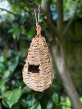 Afbeelding in Gallery-weergave laden, Handmade teardrop weave rattan birdhouse 26x11x11cm - Marissa's Garden & Gift