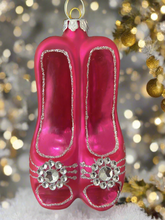 Indlæs billede til gallerivisning Glass Christmas pink high heels Christmas bauble tree hanging decoration/christmas/seasonal/ glass hanging item - Marissa's Garden & Gift