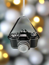 Indlæs billede til gallerivisning Glass Christmas camera/ photographers camera Christmas bauble tree hanging decoration/christmas/seasonal/ glass hanging item - Marissa's Garden & Gift