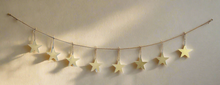 Afbeelding in Gallery-weergave laden, Handmade powder coated hanging gold star garland measuring 150 x 20 x 1cm - Marissa's Garden & Gift