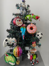 Indlæs billede til gallerivisning Christmas glass donut with sprinkles decoration/christmas/seasonal/ glass hanging item - Marissa's Garden & Gift