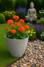 Charger l'image dans la galerie, 30cm Hampton white coloured flower pot - Marissa's Garden & Gift