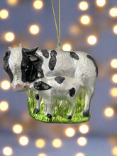 Afbeelding in Gallery-weergave laden, Christmas cow and calf bauble tree hanging decoration/christmas/seasonal/ glass hanging item - Marissa's Garden & Gift