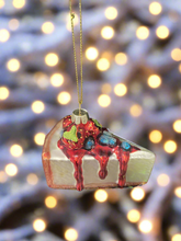 Indlæs billede til gallerivisning Glass Christmas cheesecake Christmas bauble tree hanging decoration/christmas/seasonal/ glass hanging item - Marissa's Garden & Gift