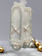Afbeelding in Gallery-weergave laden, Glass Christmas white ballerina shoes Christmas bauble tree hanging decoration/christmas/seasonal/ glass hanging item - Marissa's Garden & Gift
