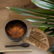 Afbeelding in Gallery-weergave laden, Handmade hand painted orange feather design food safe coconut bowl and spoon Set with free gift bamboo straw and gift box - Marissa's Garden & Gift
