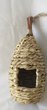 Afbeelding in Gallery-weergave laden, Handmade teardrop weave rattan birdhouse 26x11x11cm - Marissa's Garden & Gift