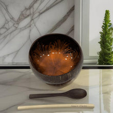 Afbeelding in Gallery-weergave laden, Handmade hand painted orange feather design food safe coconut bowl and spoon Set with free gift bamboo straw and gift box - Marissa's Garden & Gift