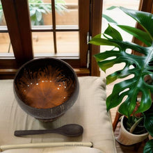 Afbeelding in Gallery-weergave laden, Handmade hand painted orange feather design food safe coconut bowl and spoon Set with free gift bamboo straw and gift box - Marissa's Garden & Gift