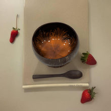 Afbeelding in Gallery-weergave laden, Handmade hand painted orange feather design food safe coconut bowl and spoon Set with free gift bamboo straw and gift box - Marissa's Garden & Gift