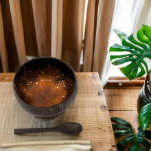 Afbeelding in Gallery-weergave laden, Handmade hand painted orange feather design food safe coconut bowl and spoon Set with free gift bamboo straw and gift box - Marissa's Garden & Gift