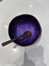 Afbeelding in Gallery-weergave laden, Handmade hand painted purple feather design food safe coconut bowl and spoon Set with free gift bamboo straw and gift box - Marissa's Garden & Gift